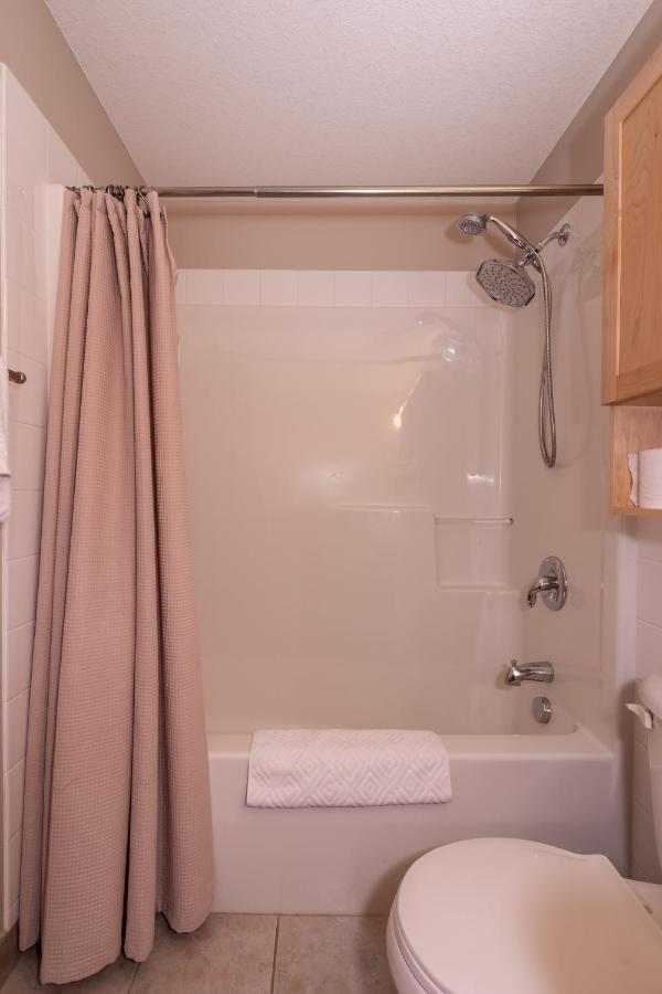Fenwick Vacation Rental Open Hot Tub Glorious Mountain 2 Bedroom Canmore Exterior foto